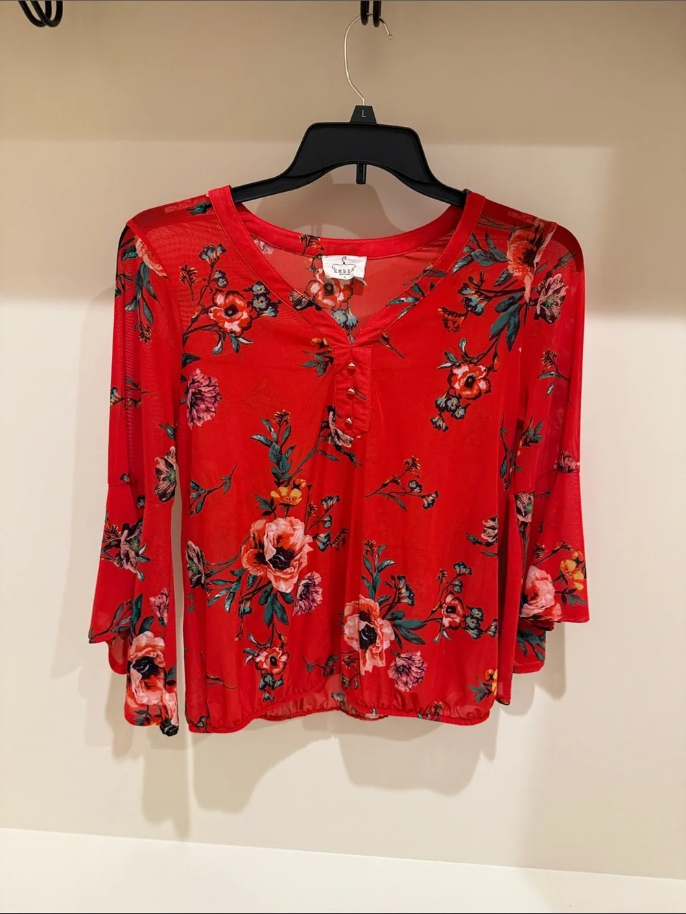 Red Floral V-Neck Buttoned Blouse - Picture 1 of 6